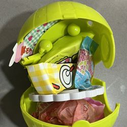 Mine verse Hello kitty 