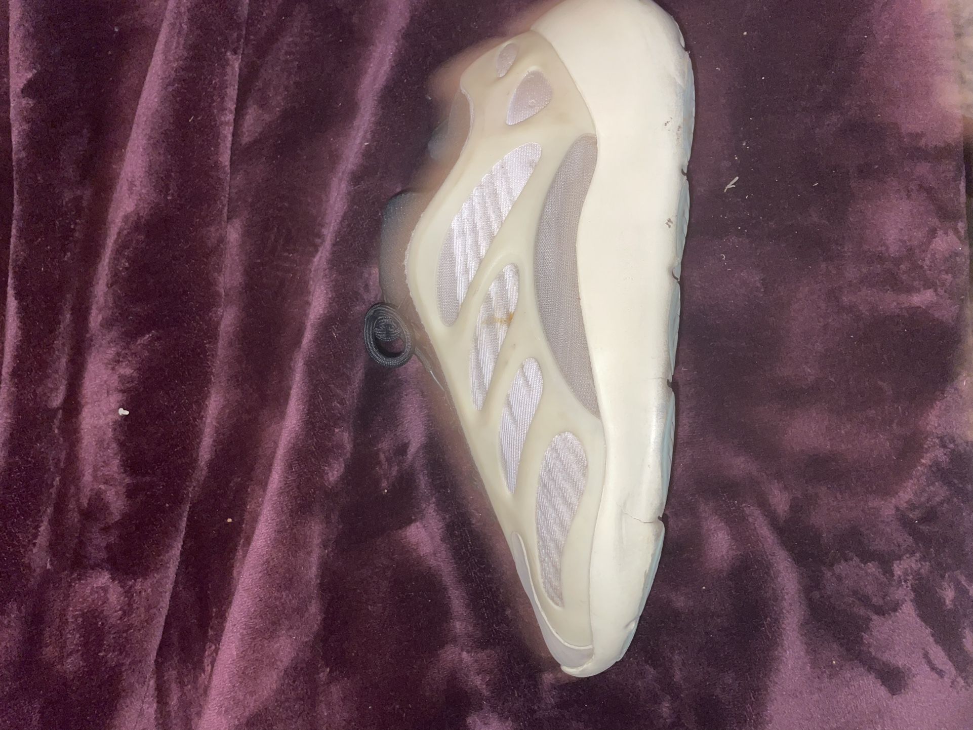 Yezzy 700 V3