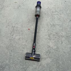 Used Dyson V8 (needs A New Motor) 40$