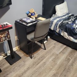 Black Desk And Chair