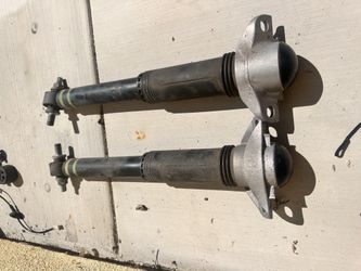 2016 Toyota Prius rear shock absorbers OEM pair