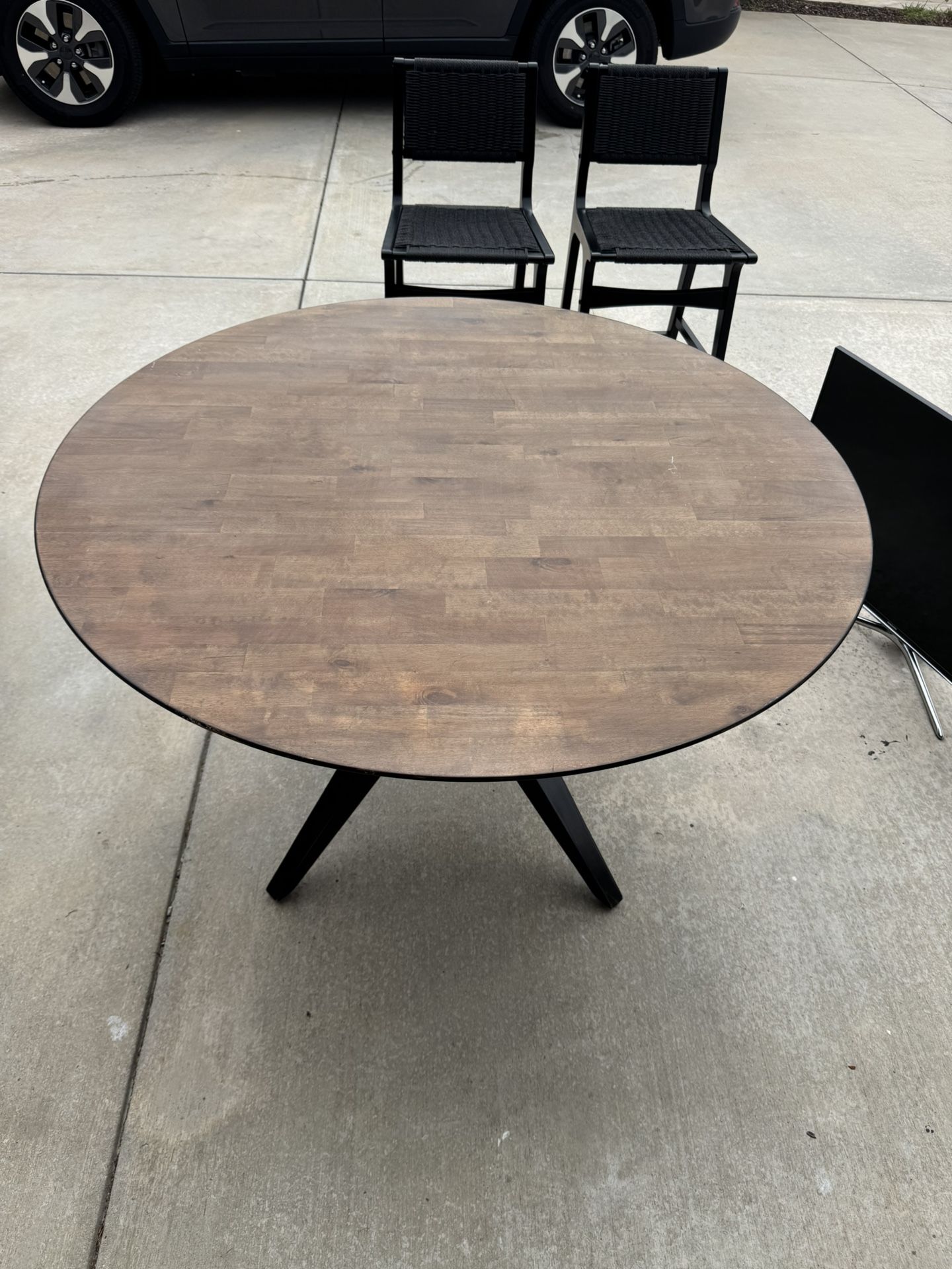 Round Dining Table