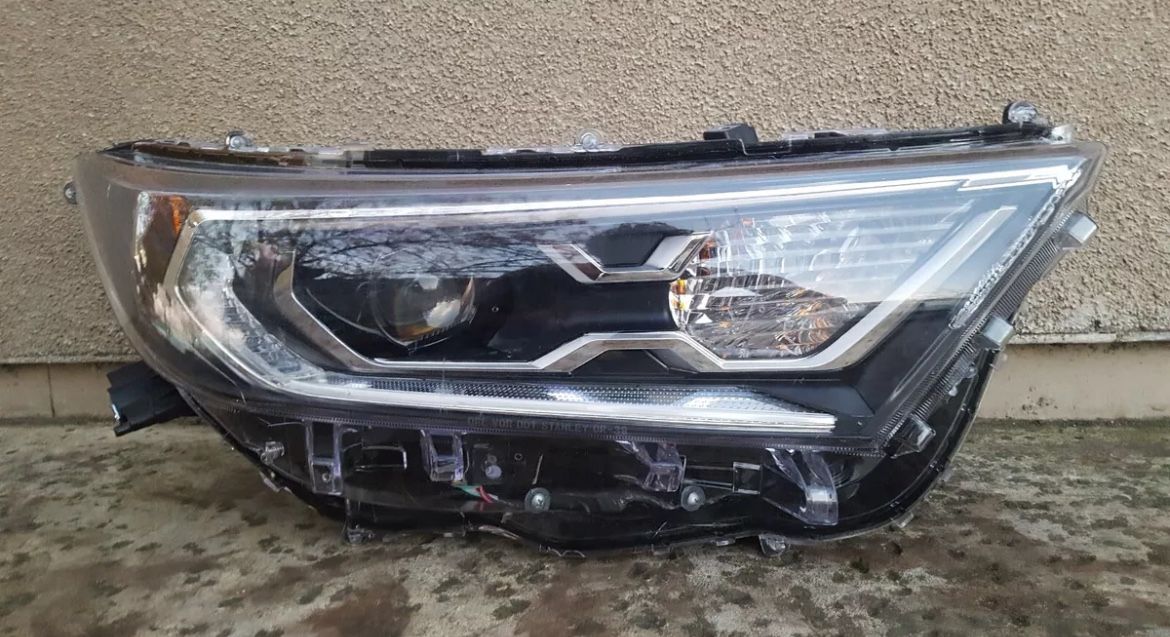 19 20 21 TOYOTA RAV4 PASSENGER PROJECTOR LED HEADLIGHT