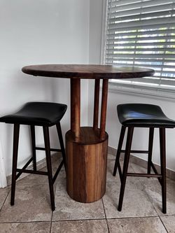 Round Wood Bar Table with 2 Stools