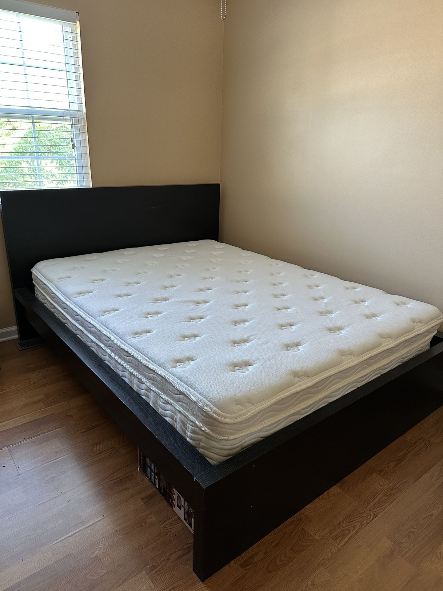 4 Pieces bedroom Set