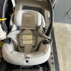 Uppababy Mesa Car seat With Base 