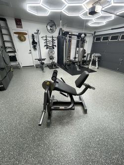 TUFF STUFF heavy-duty, 2 in 1 Fully Adjustable Leg Extension And Hamstring Curl machine. Works perfectly. In great condition.