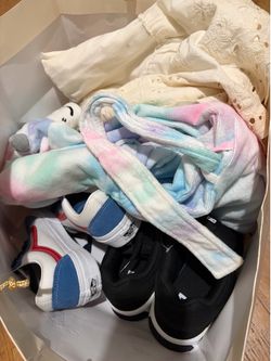 Free girls clothes / shoes (mostly new )