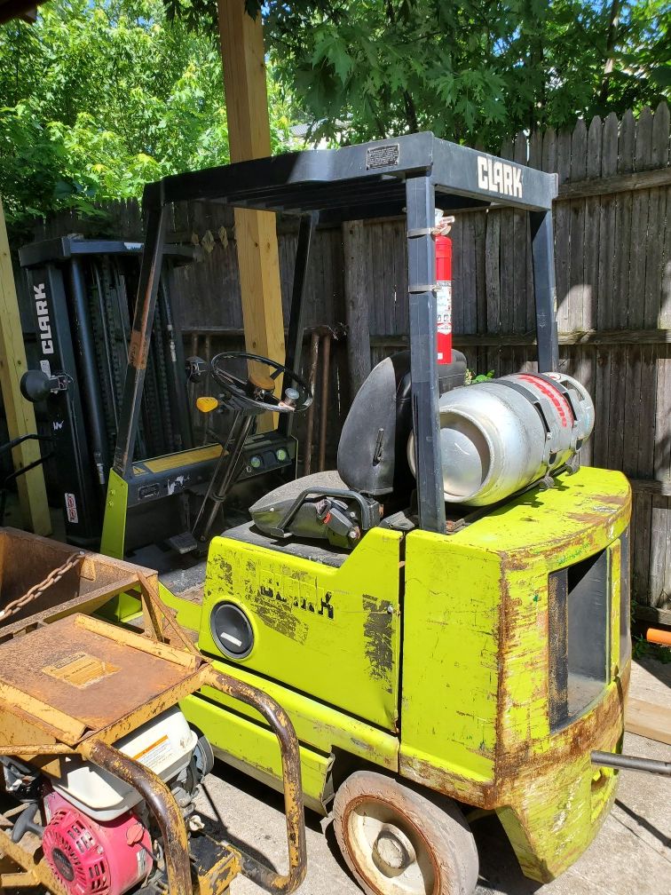 3000 lb Clark forklift