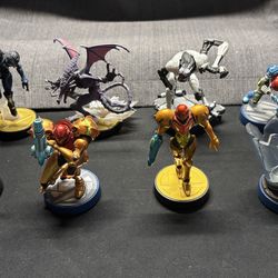 Metroid Amiibos - open