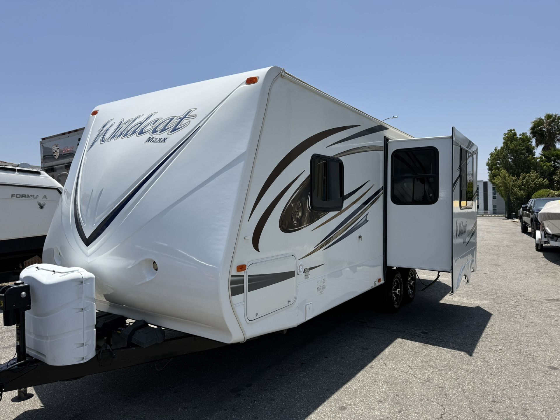 2014 Wildcat Maxx 24 Ft. Travel Trailer W/ Slide Out