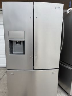 Frigidaire French stainless steel big fridge only 400$sale lasts till 6pm
