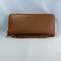 Michael Kors New Large Luggage Wallet Wristlet NWOT 