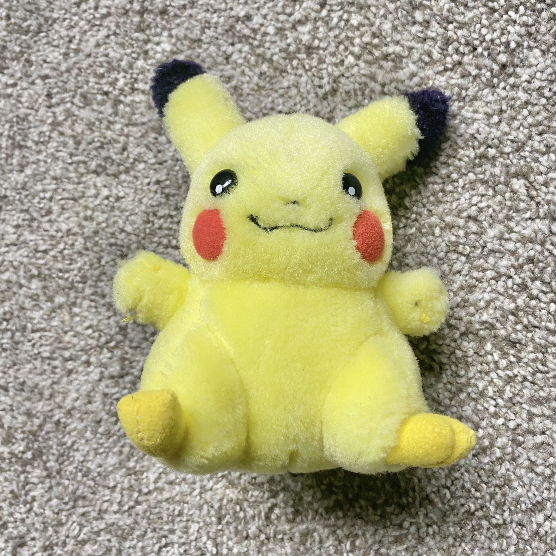 Vintage 1998 Hasbro Pokémon Original Pikachu Plush