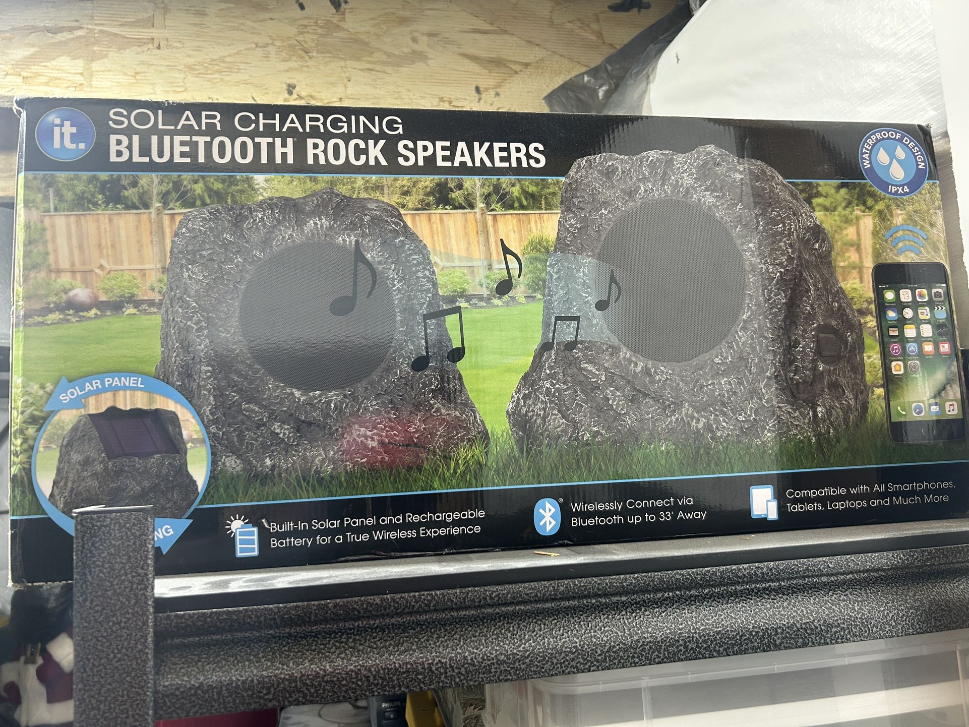 Outdoor Solar Speakers