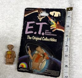 Vintage 1982 LJN E.T. The Original Collectibles Carded Figure Plus Loose E.T. Figure