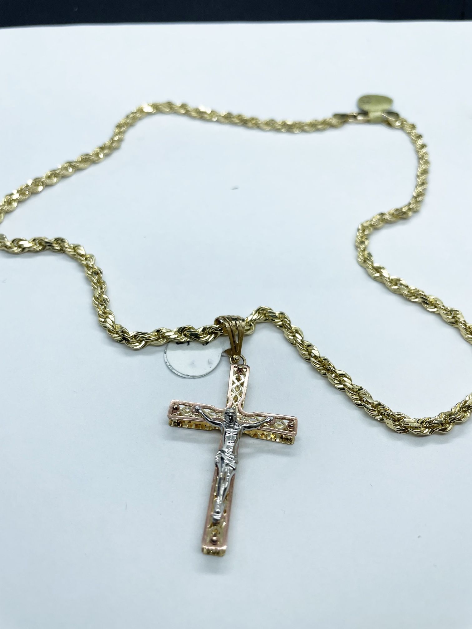 14k Gold Rope Chain And Crusifix Cross , Necklance Gold Pendant