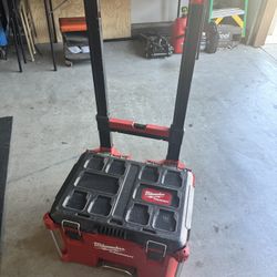Milwaukee Packout Rolling Tool Box 