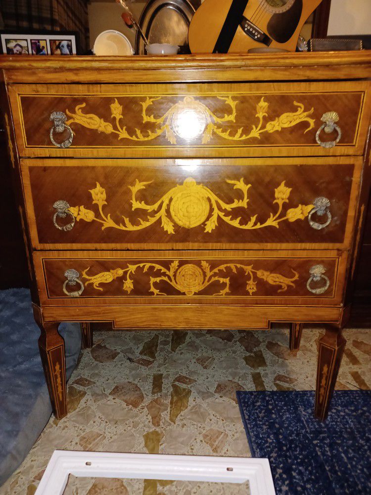 Vintage 1800s Elegant Dresser