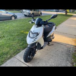 Typhoon 2013 Piaggio 125 cc White