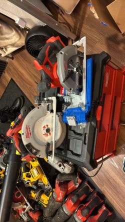 Milwaukee Circular Saw 