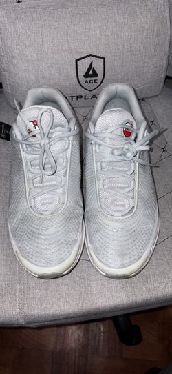 Nike Air Max DN Men’s Size 10 Gray/White Excellent Condition