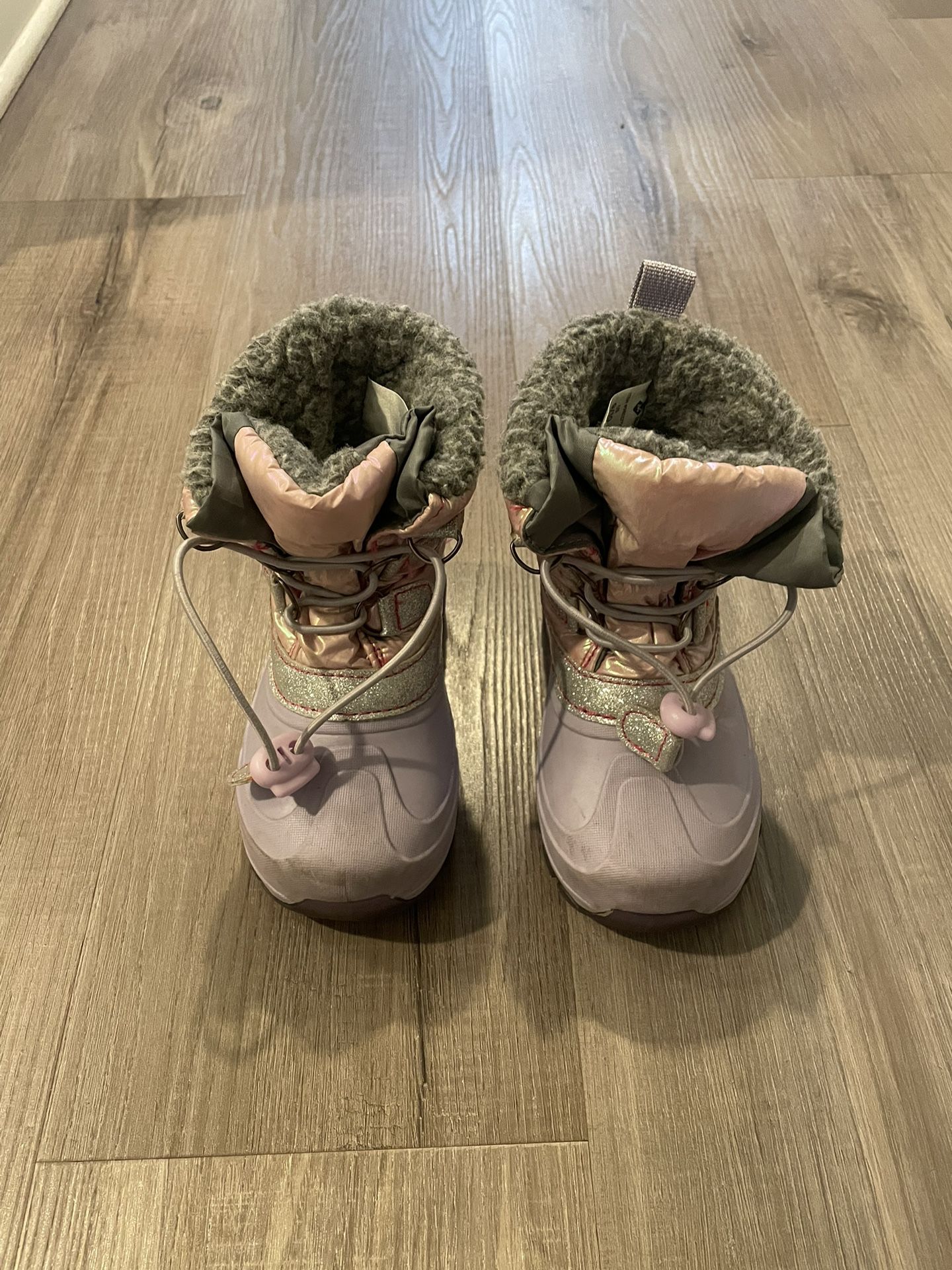 Girl Snow Boots Size 9/10