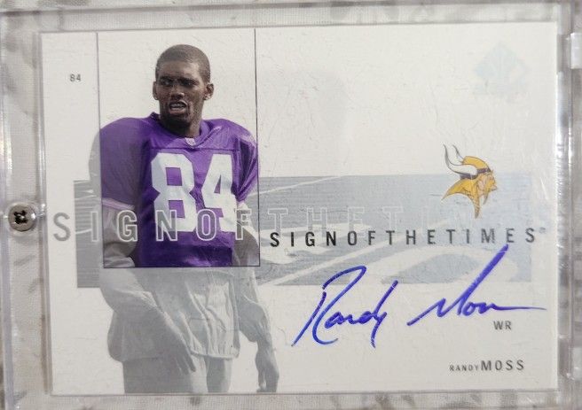 2001 SP Authentic Randy Moss Sign Of The Times Autographed Card.