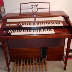 Estey Electronic Organ, Rare Museum Quality Vintage