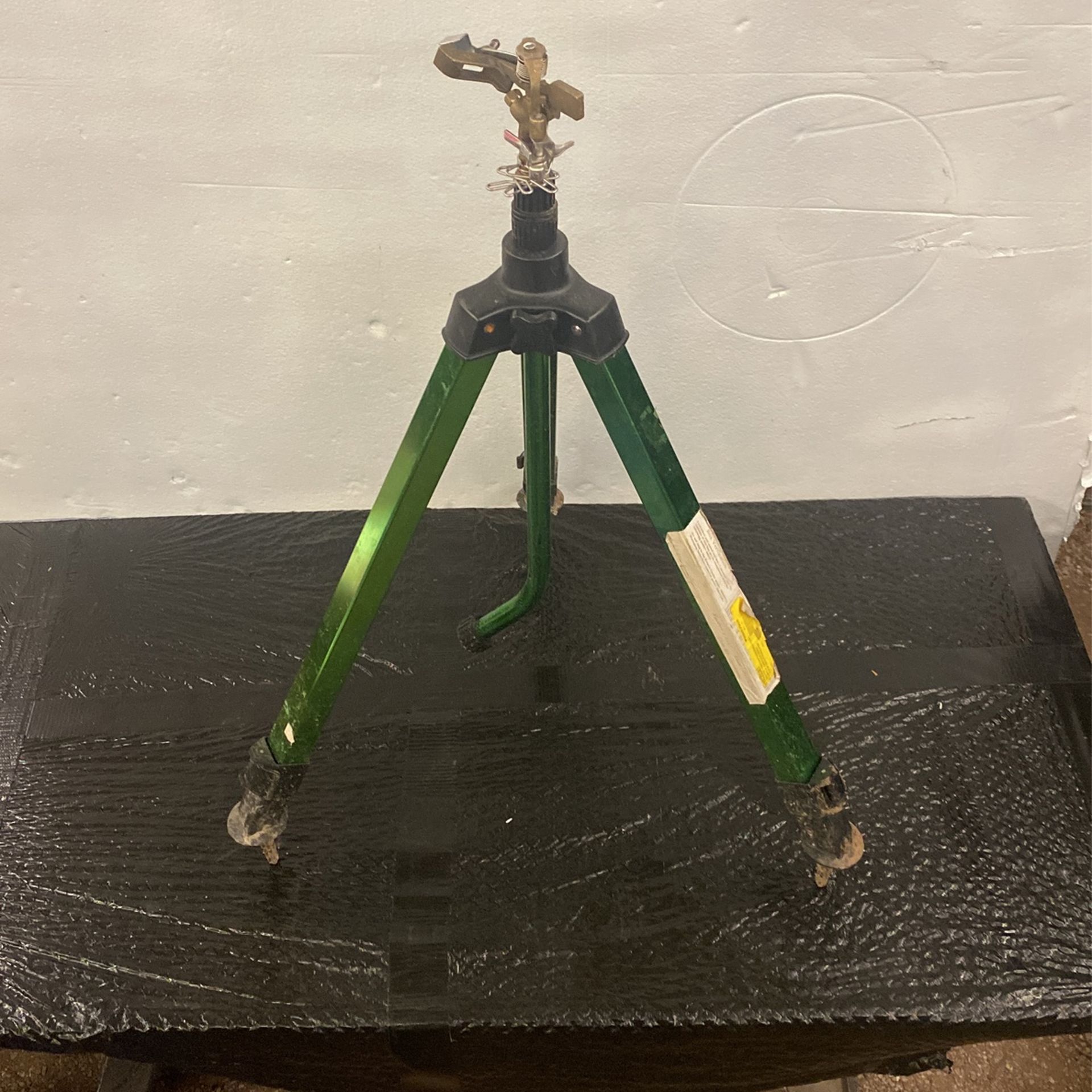 Portable sprinkler Hose hook up