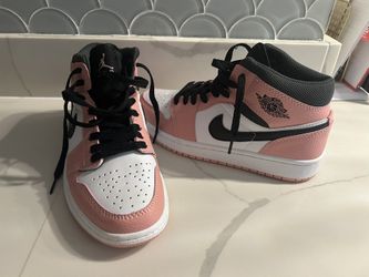 Women’s NIKE jordan 1 mid trainers pink quartz