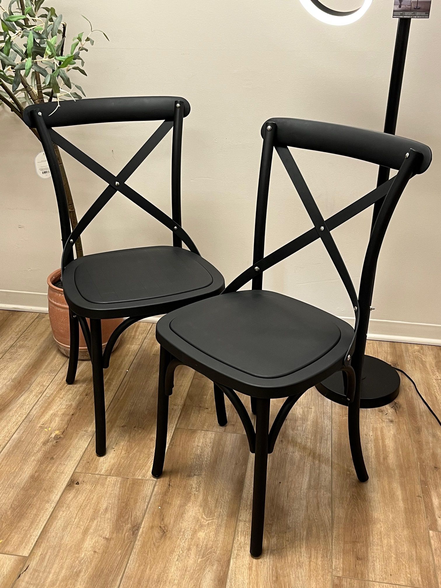Flash Furniture 2-pack Advantage Black Resin X-Back Chair