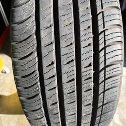 Kumho  Solus TA71  Tire 225/40/18 