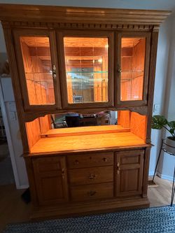 Vintage Richardson Brothers Solid Oak China Hutch / Buffet Cabinet – Lighted