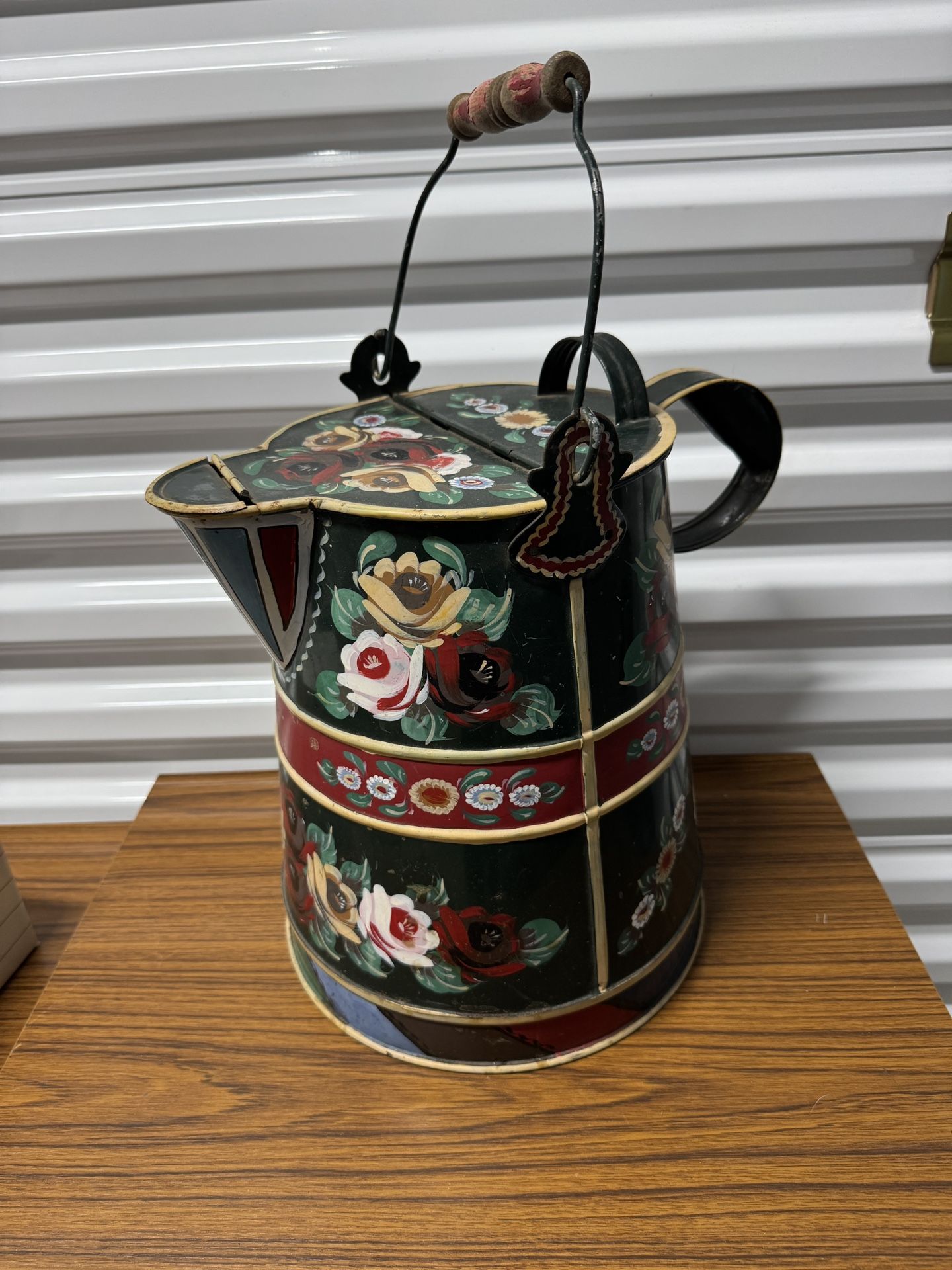 CANALWARE TRADITIONAL PAINTED WATER (BUCKBY) CAN