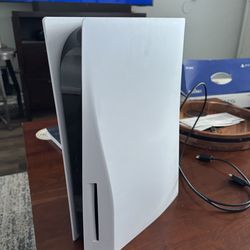 PS5 800GB Slim Disc Edition – Great Condition – Controller + Turtle Beach Headset