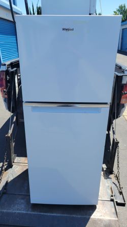 WHIRLPOOL 24" REFRIGERATOR WORKS GREAT CAN DELIVER