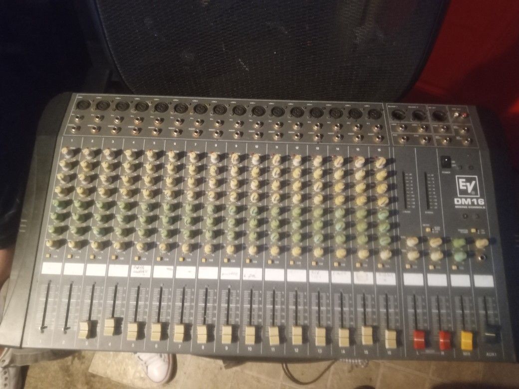 Electro Voice DM16 16 channel Analog Mixing Console for Sale in San