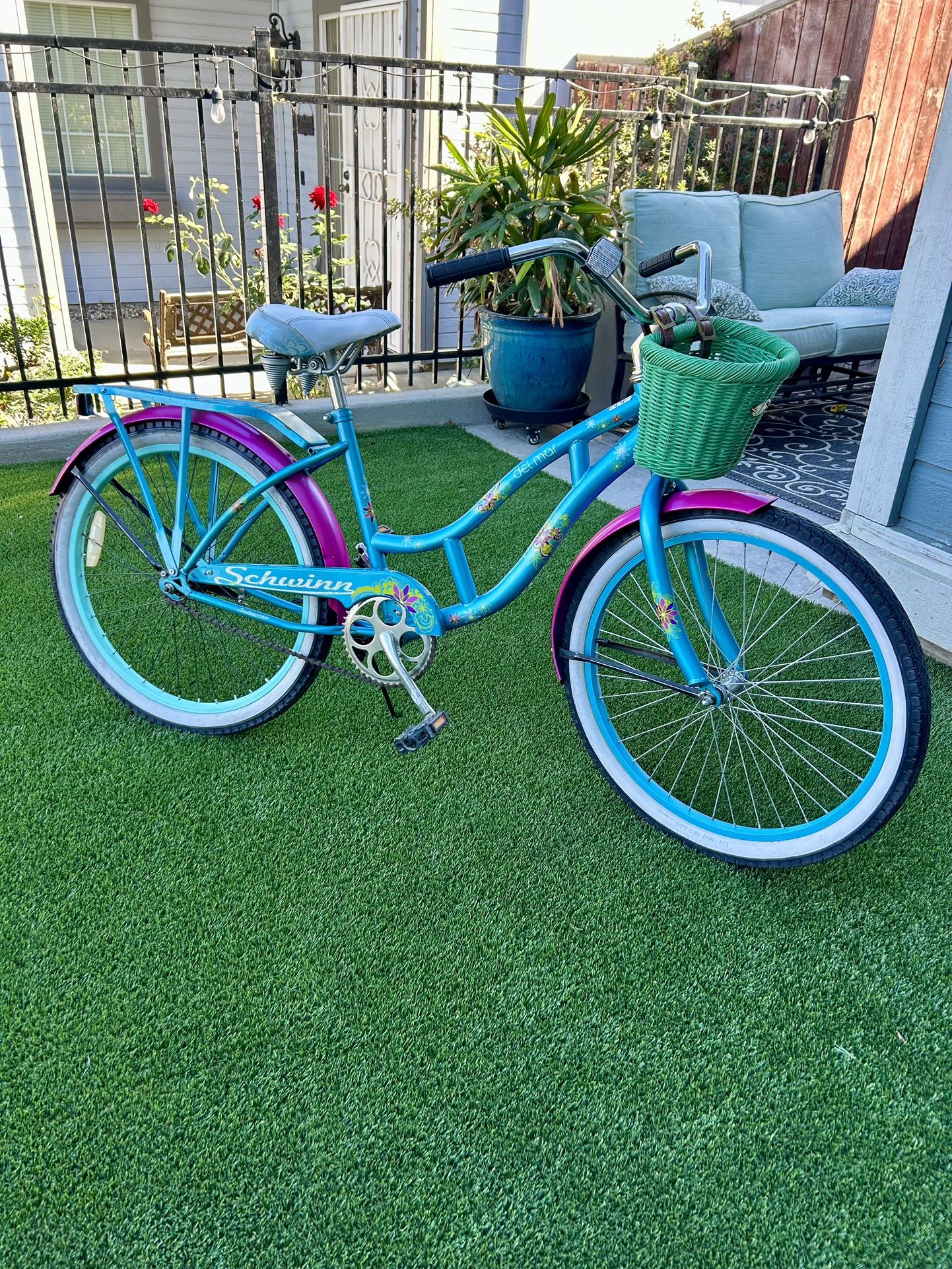 SCHWINN DE LA CRUZ YOUTH CRUISER BIKE 24” Wheels