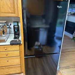 Whirlpool 30 Inch Refrigerator 