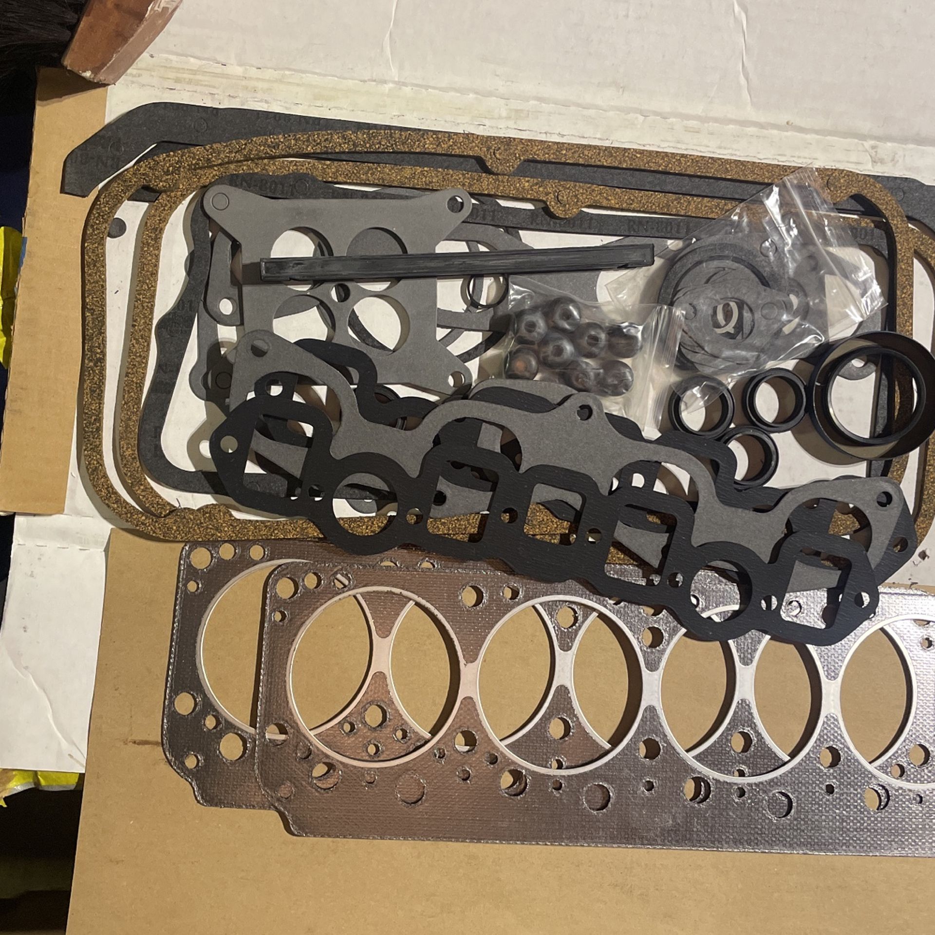 hemi v8 gasket full kit for Sale in Sacramento, CA OfferUp