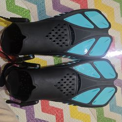 Move out sale: Black and Teal Swimming Fins Adjustable Snorkel Gear