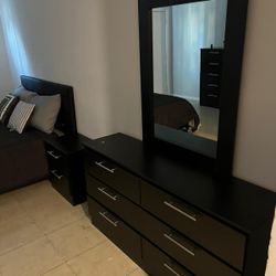 BEDROOM SET  // JUEGO DE DORMITORIO 🆕️ 