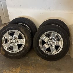 4 2007 Jeep Grand Cherokee Tires And Rims 245/65/17