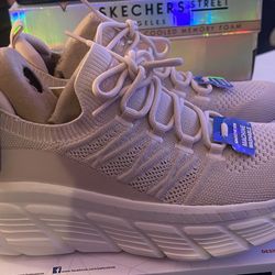 Women Skechers Size 8