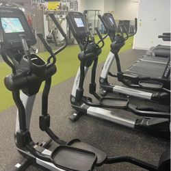 4 Commercial Life Fitness Ellipticals