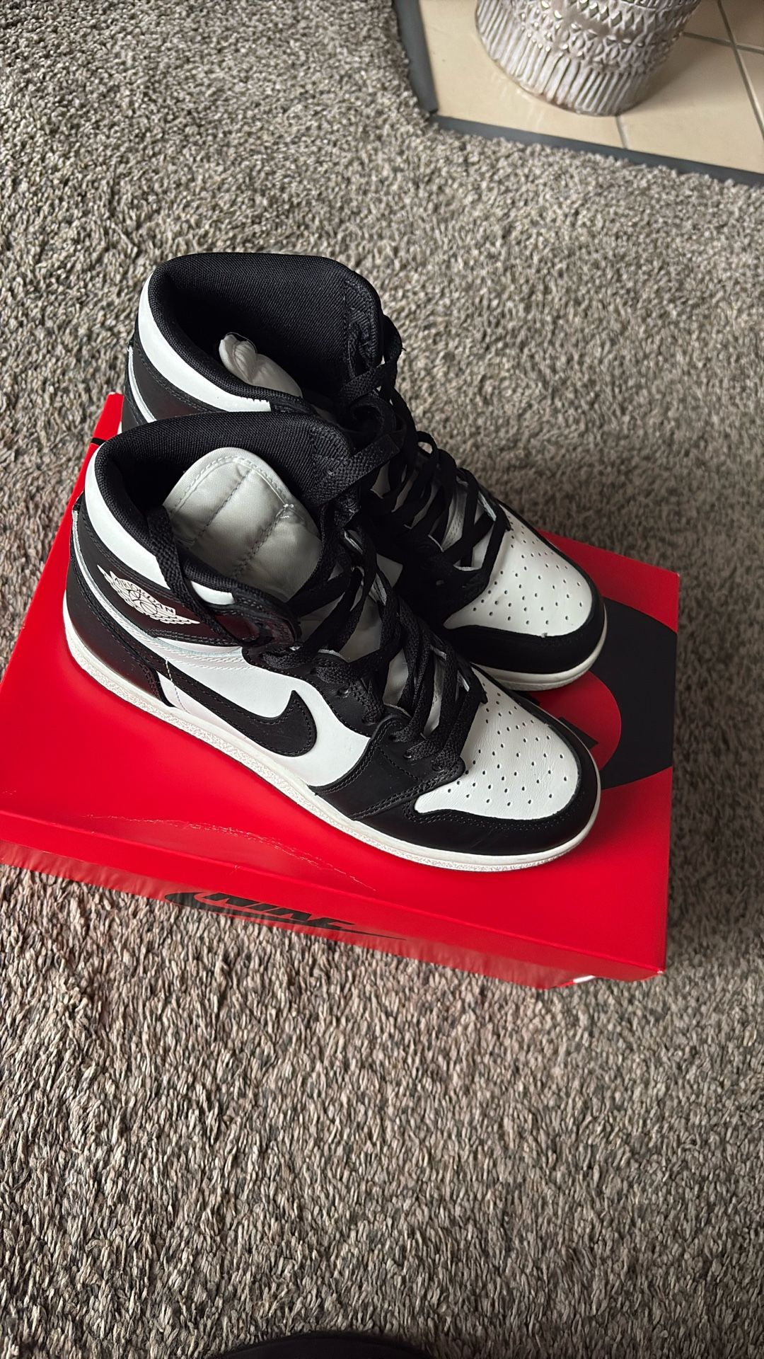 Air Jordan 1 High 85 
