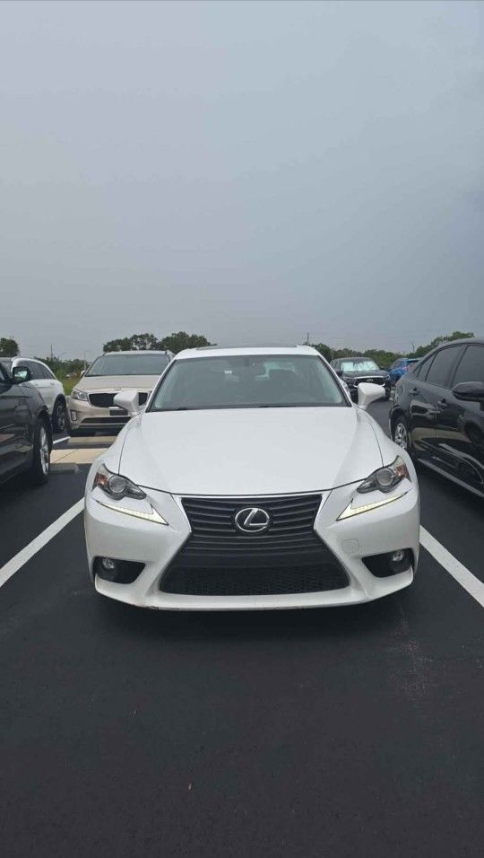 2016 Lexus IS