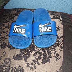 Nike slides