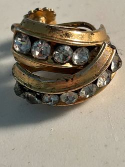 Pair of earrings from the 40s